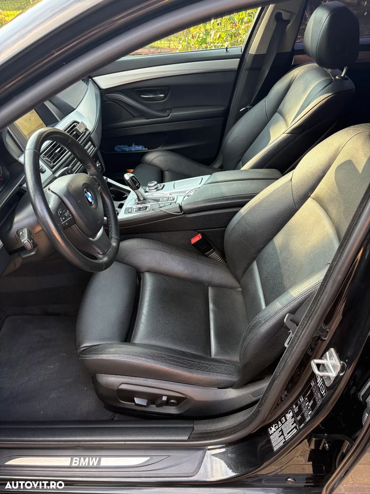 BMW Seria 5 520d xDrive - 12