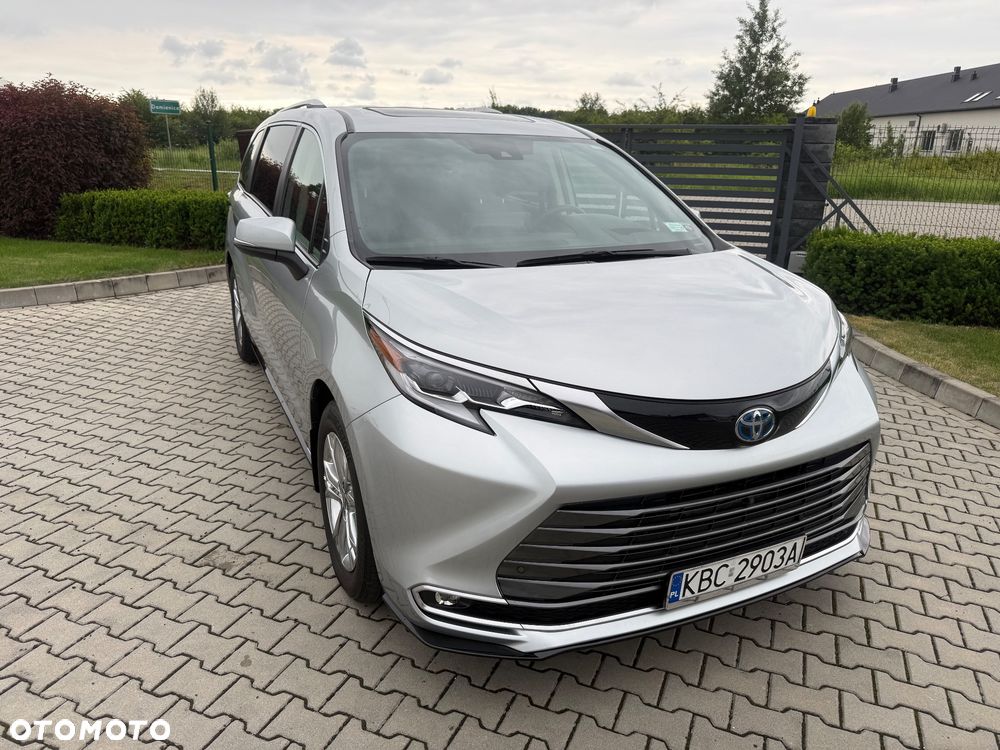Toyota Sienna - 5