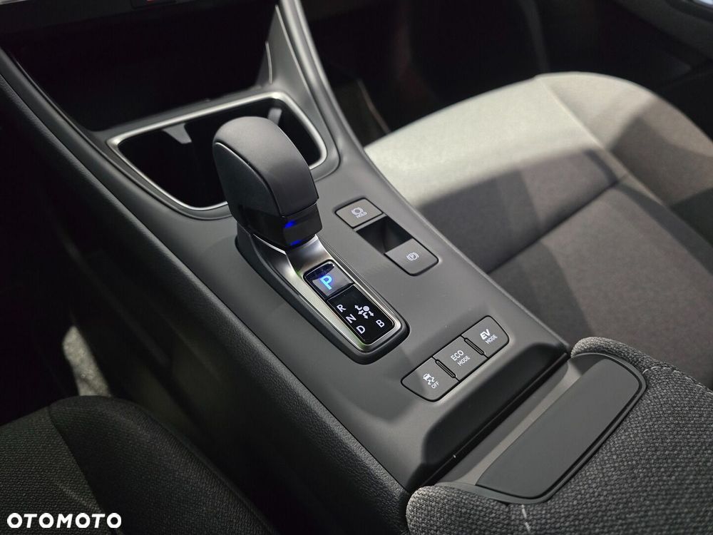 Lexus LBX 1.5 Hybrid - 11