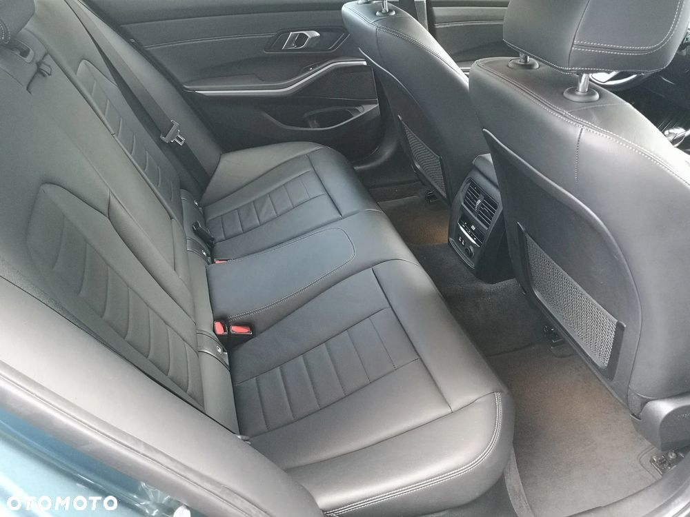 BMW Seria 3 320i Advantage - 33