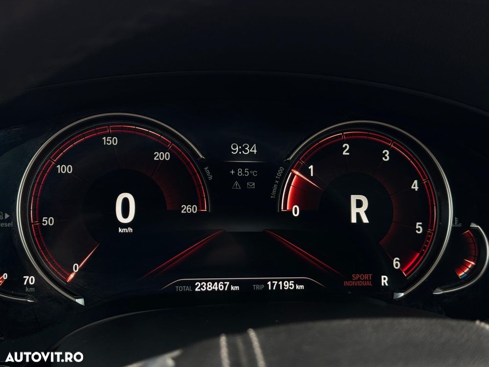 BMW Seria 5 520d AT - 17