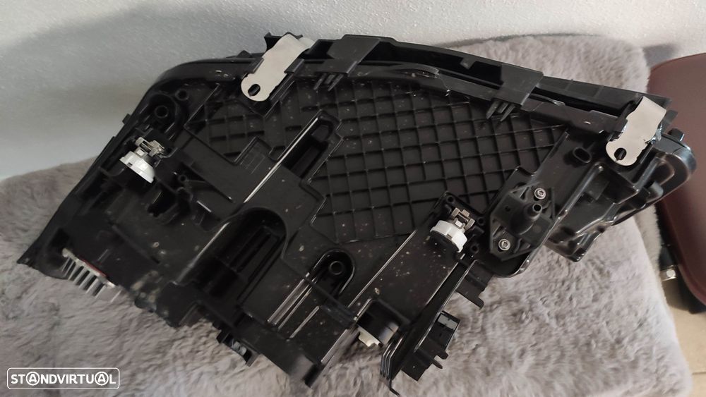 farol direito full Led BMW G30 G31 lci - 5A388C8 - 6