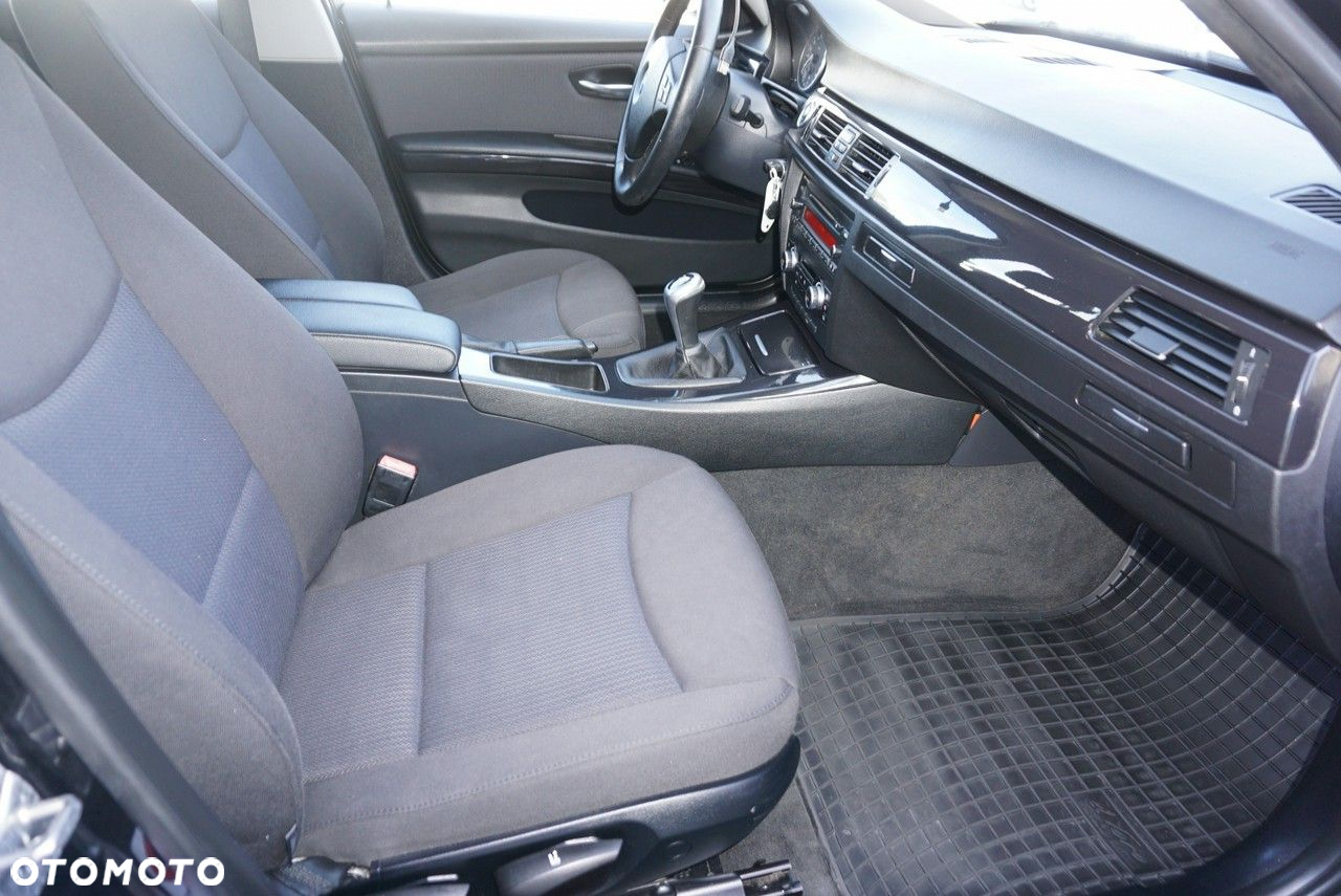 BMW Seria 3 - 23