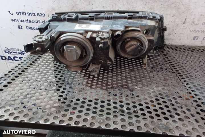 Far stanga BMW Seria 3 E46 [1997 - 2003] Sedan 4-usi 316i MT (105 hp) - 2