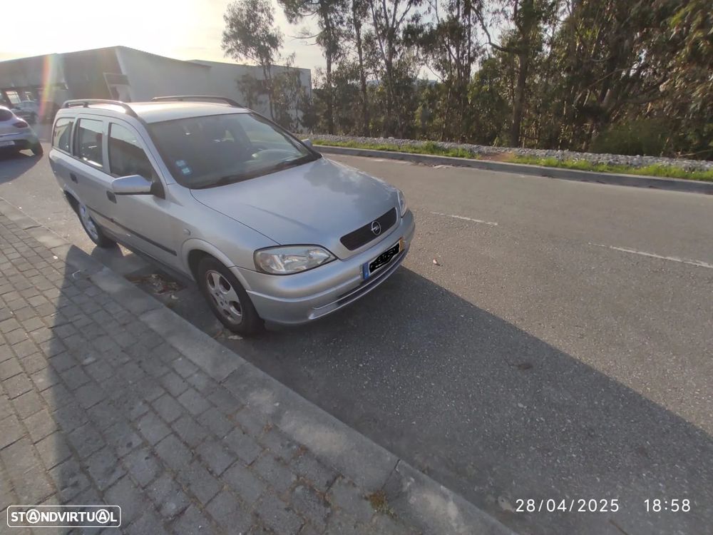 Opel Astra Caravan - 11