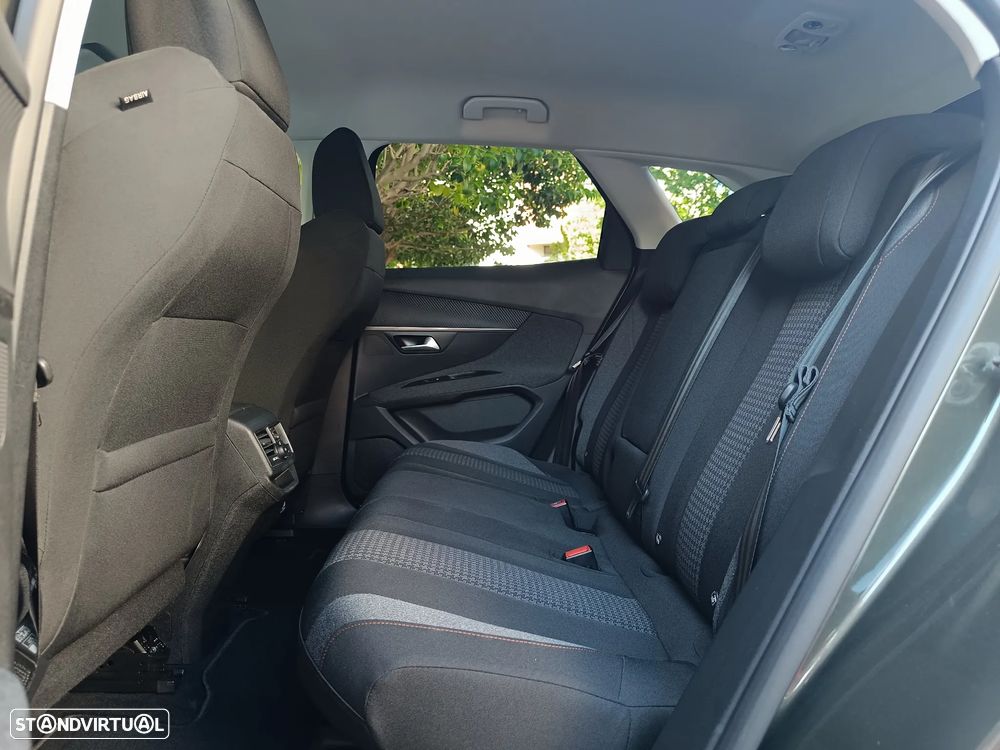 Peugeot 3008 PureTech 130 Stop & Start GPF EAT8 Active Business-Pack - 18