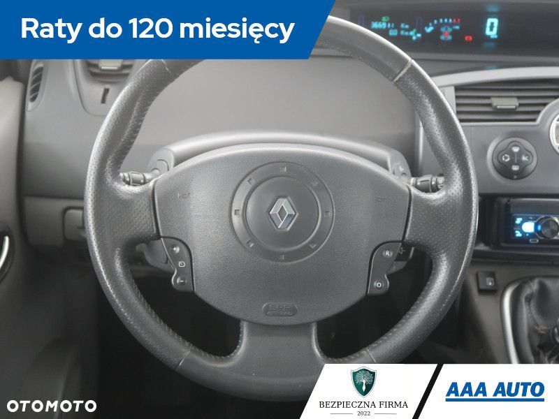 Renault Grand Scenic - 16