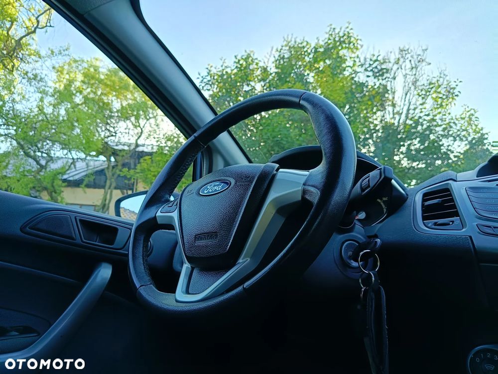 Ford Fiesta - 24