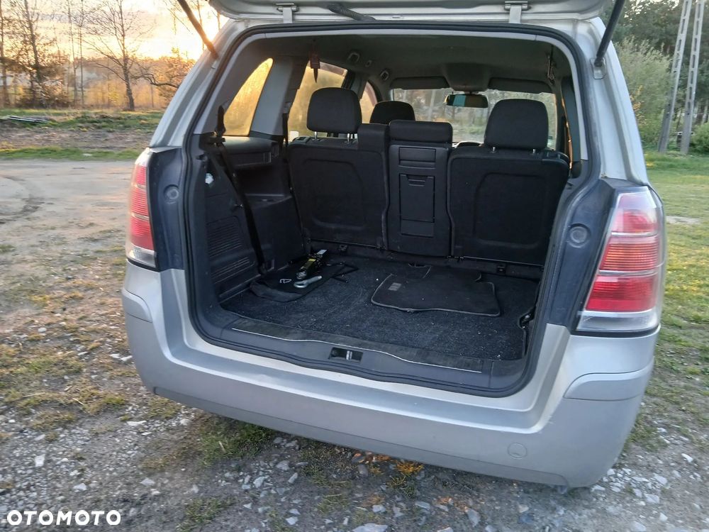 Opel Zafira - 12