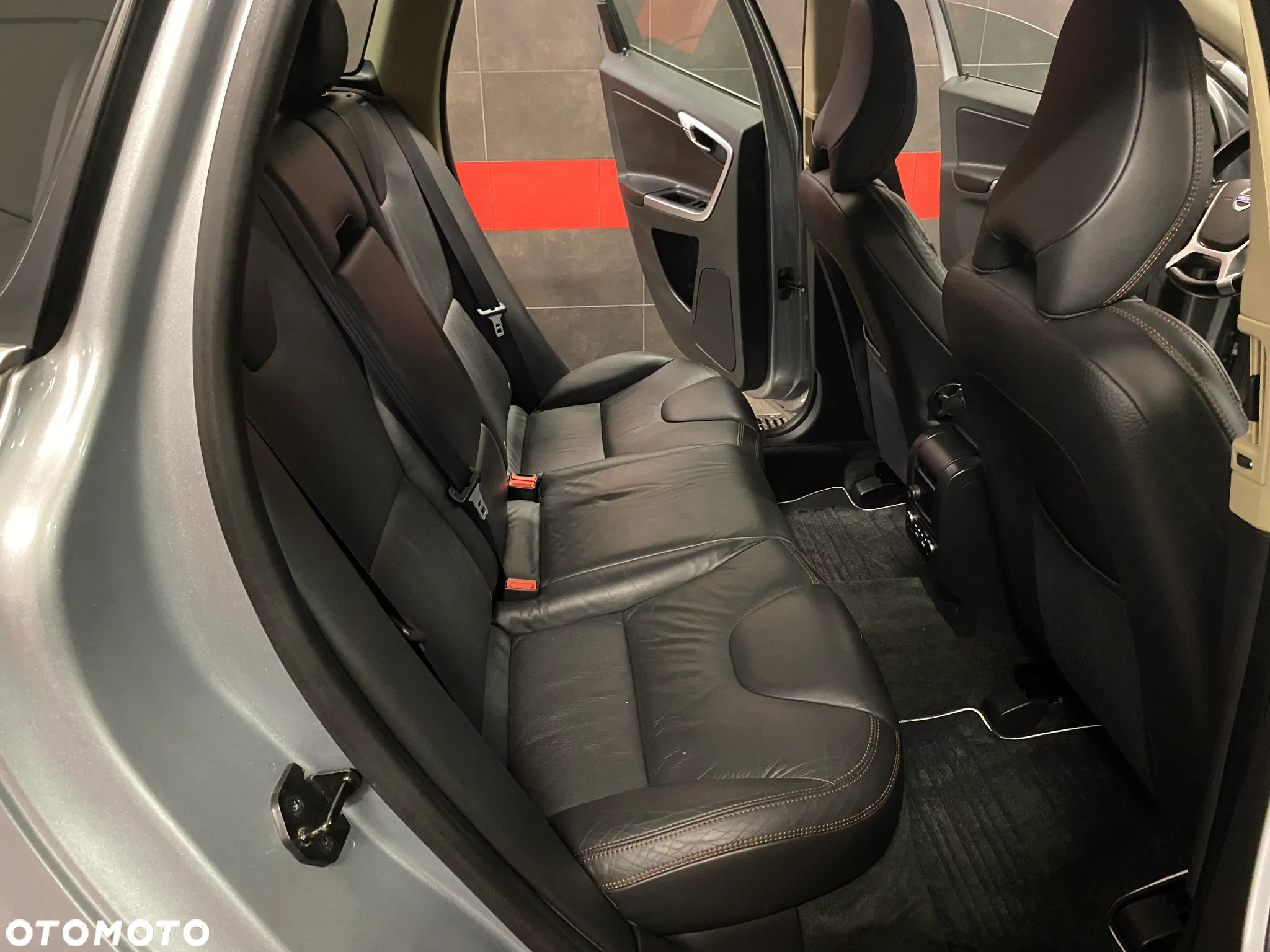 Volvo XC 60 D5 AWD Summum - 18