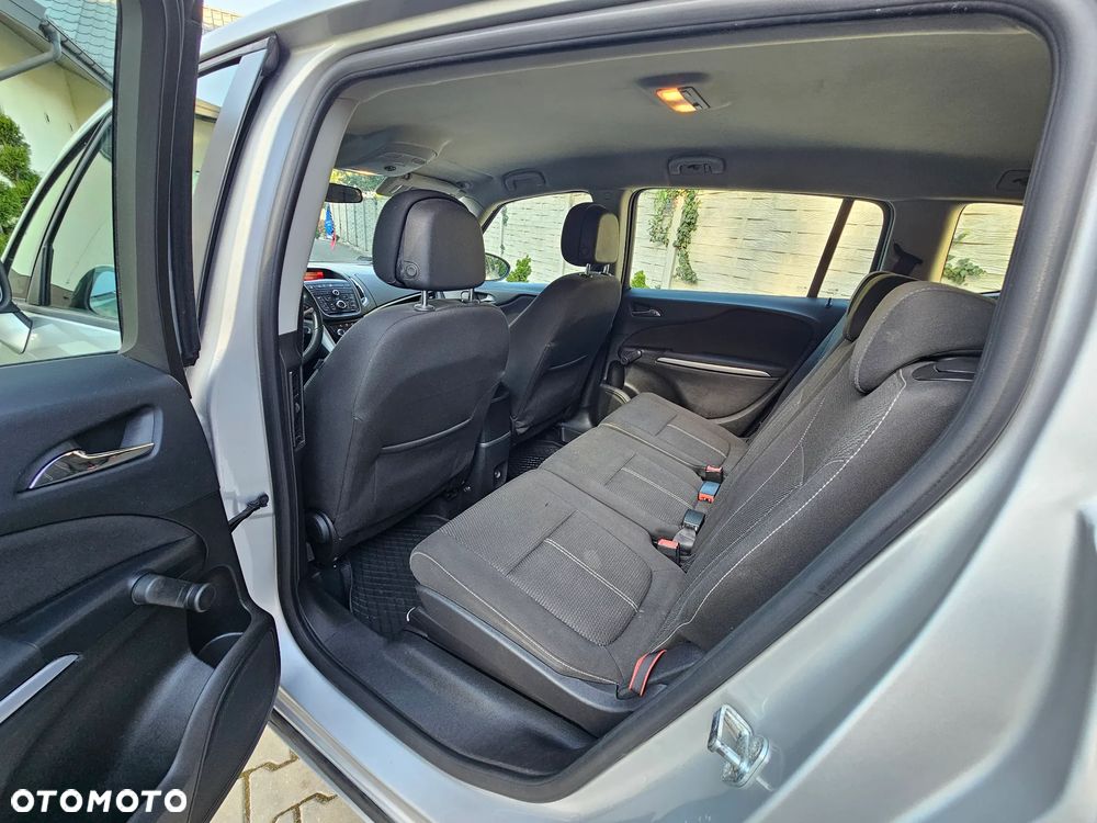 Opel Zafira - 10