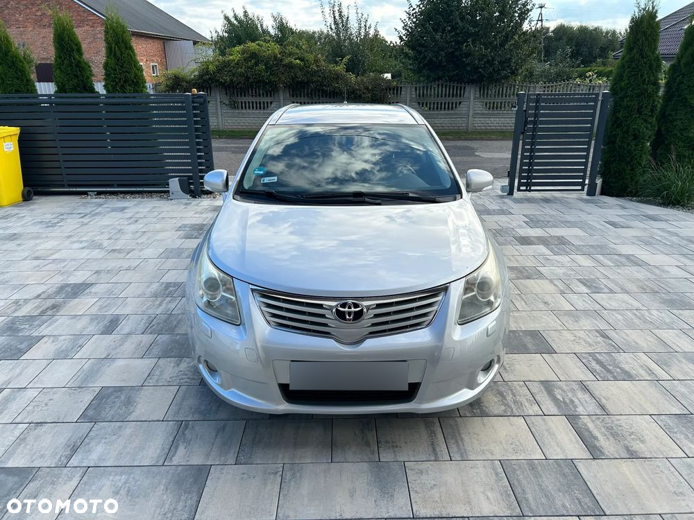 Toyota Avensis 1.8 Sol plus NAVI - 2