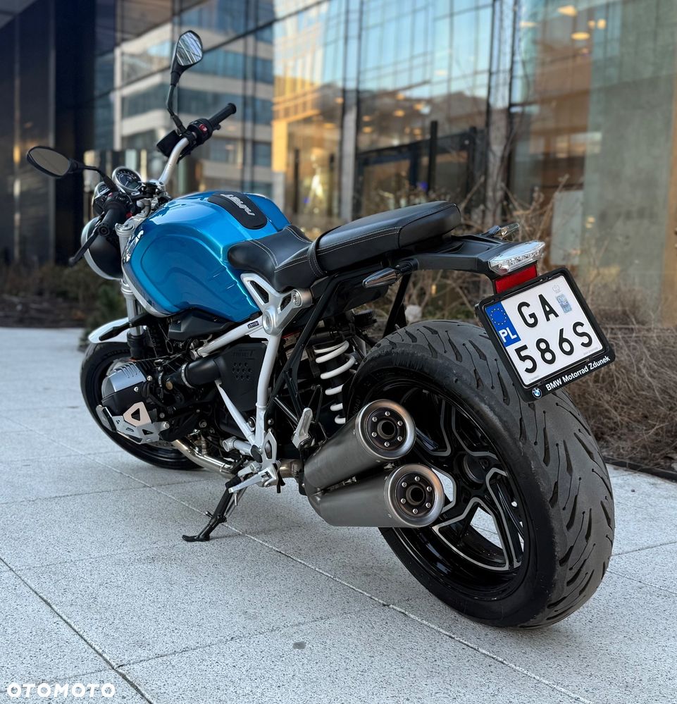 BMW R - 1