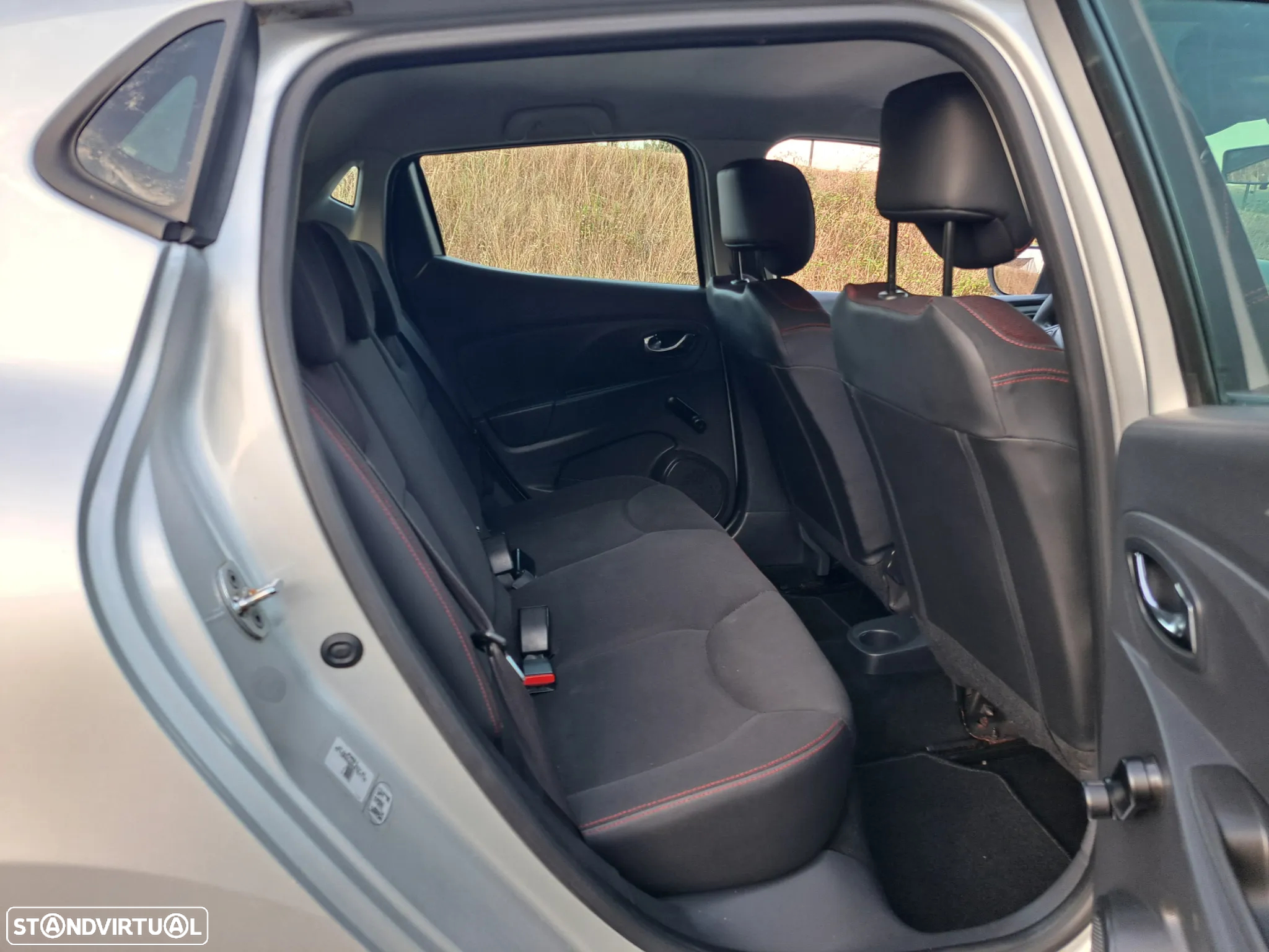 Renault Clio 1.2 16V Confort - 19