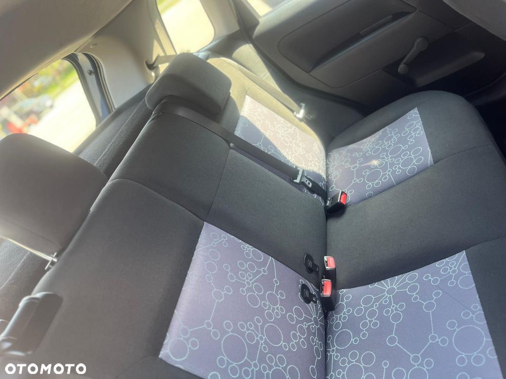 Ford Fiesta 1.3 Trend - 30