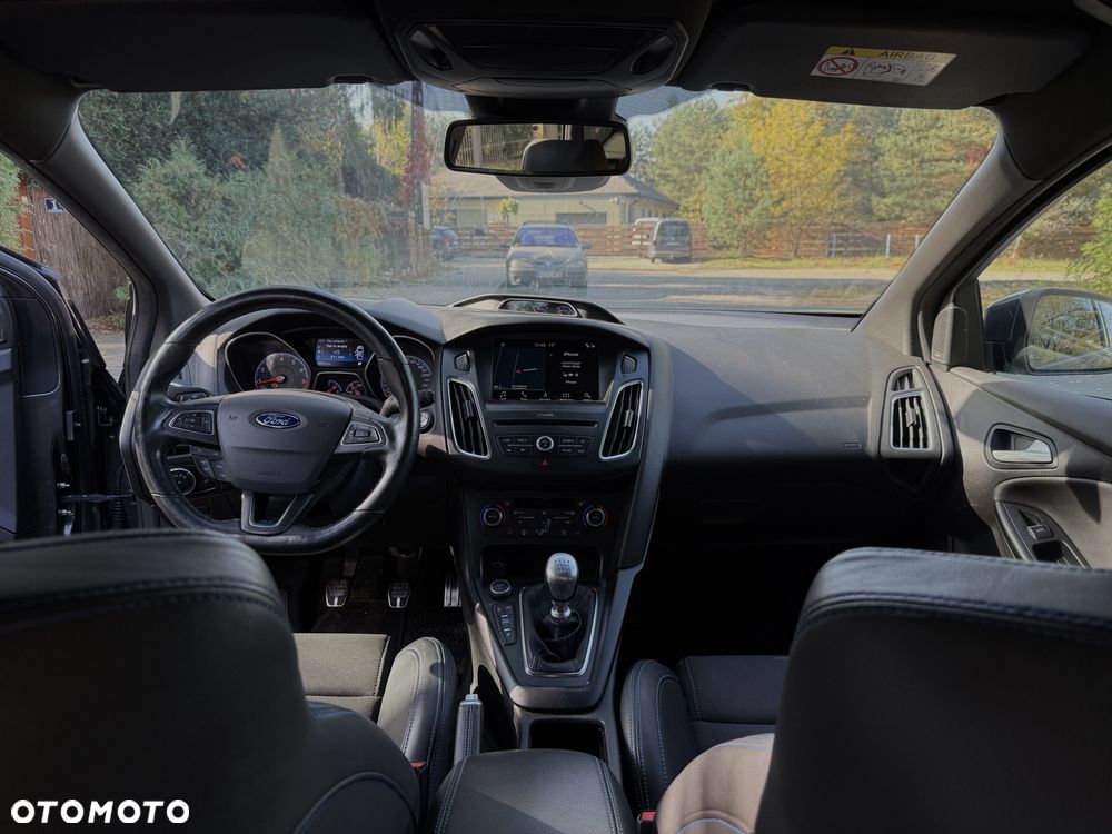 Ford Focus 2.3 EcoBoost RS - 11