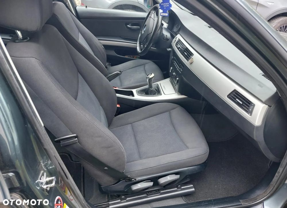 BMW Seria 3 318i - 11
