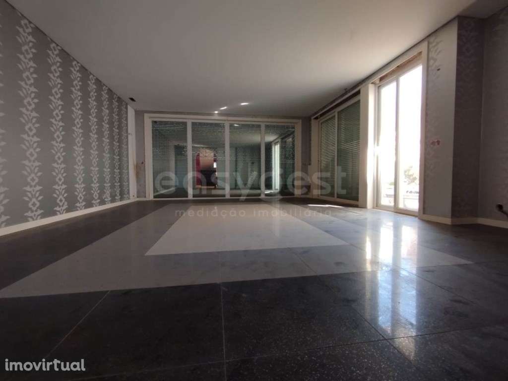 Moradia T4 com excelente localização no centro Figueira da Foz - Grande imagem: 5/17