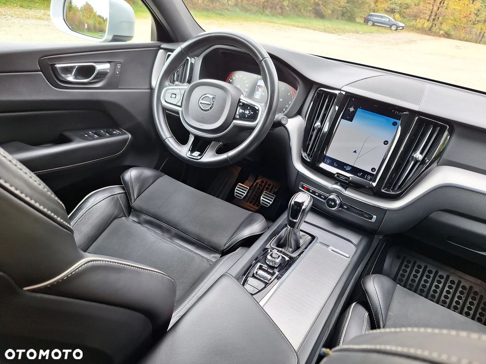 Volvo XC 60 D4 R-Design - 16