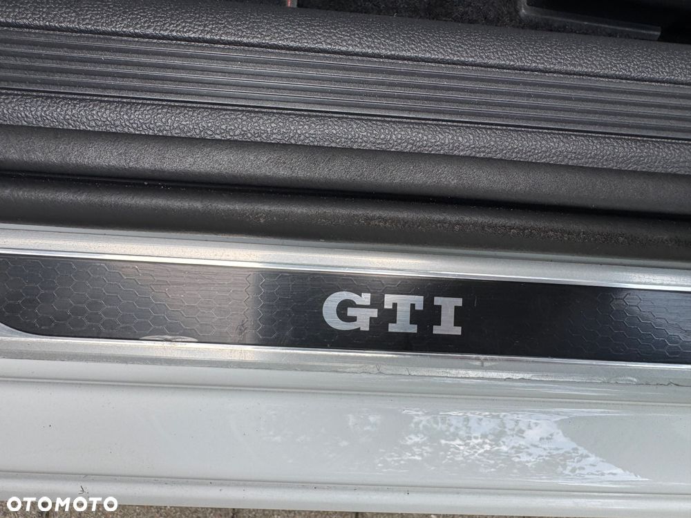 Volkswagen Polo 2.0 TSI OPF DSG GTI - 22