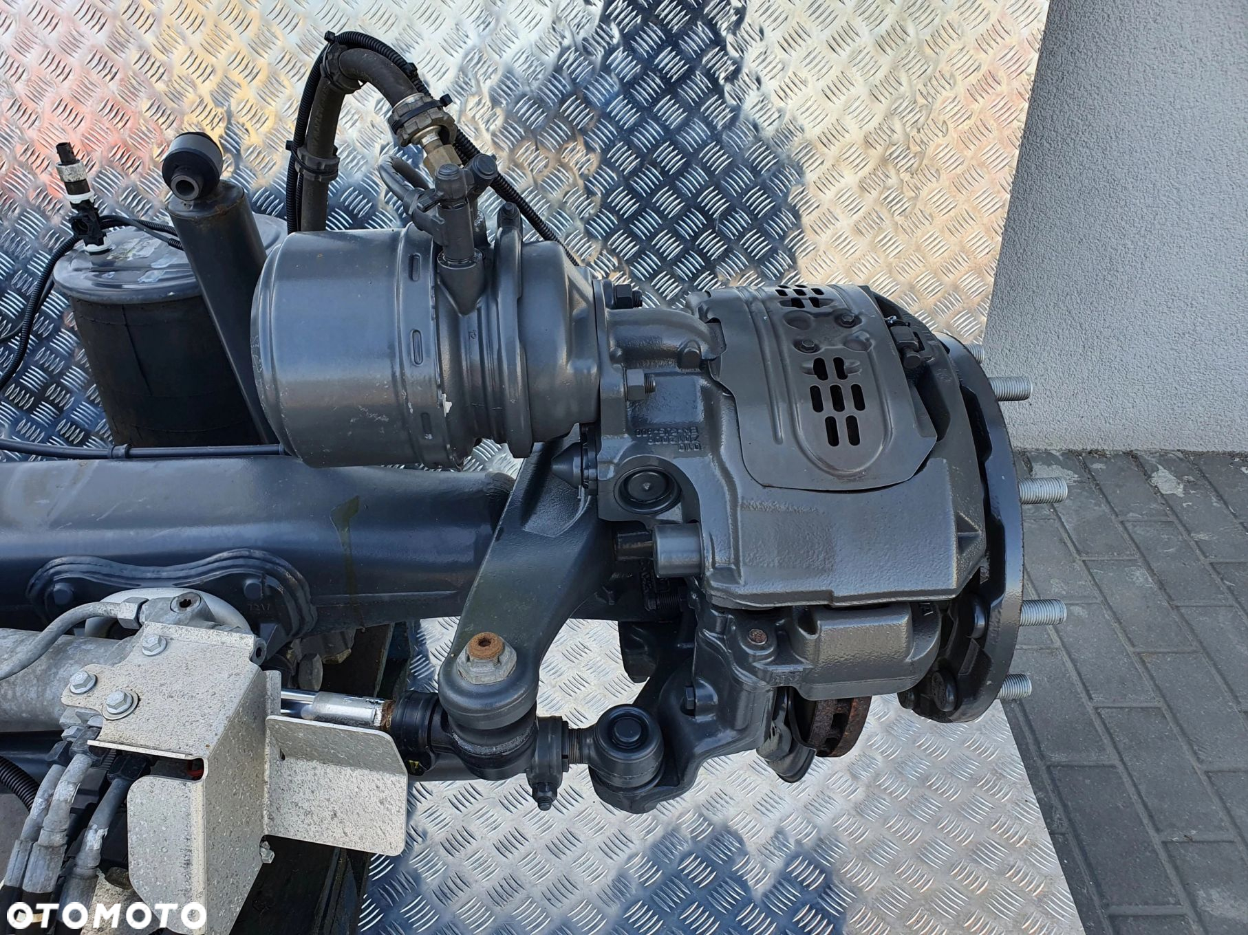 BELKA OSI SKRĘTNEJ SCANIA R S - 5