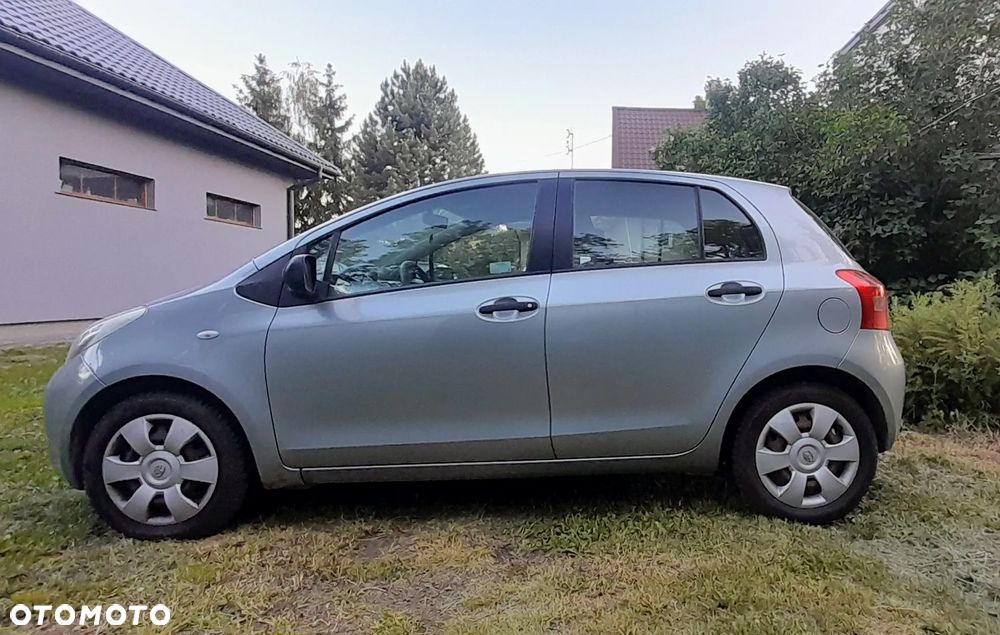 Toyota Yaris - 1