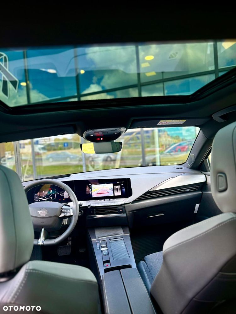 Opel Astra 1.2 T mHEV Ultimate eDTC - 13