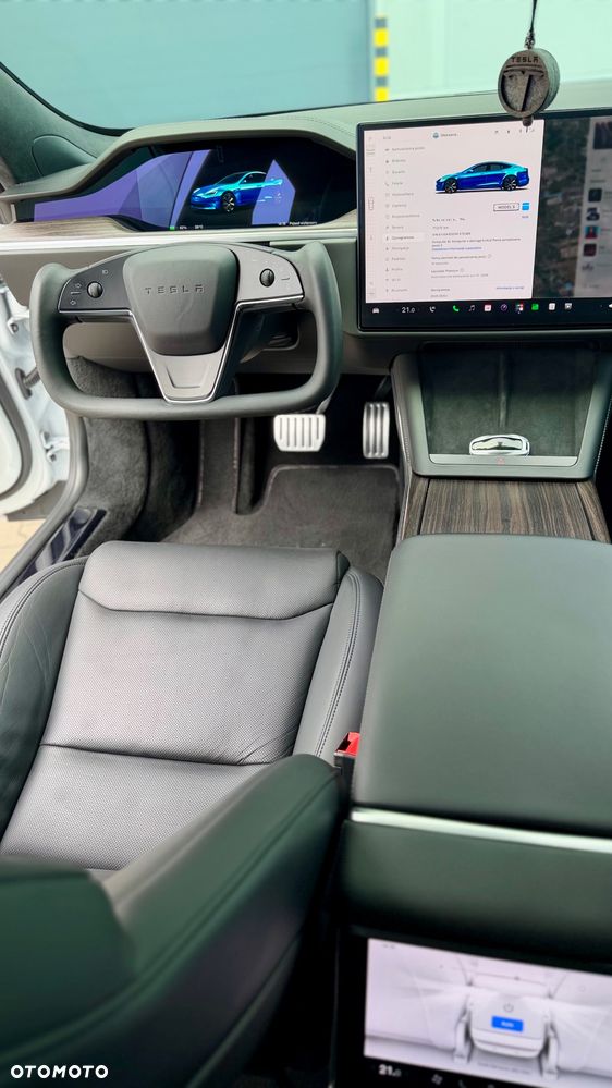 Tesla Model S - 24