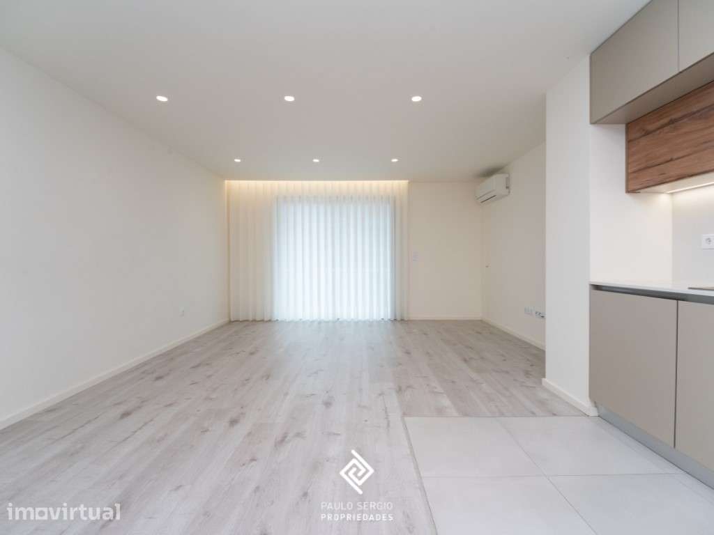 Arrenda-se espetacular T2 em zona nobre de Canidelo, em frente ao P... - Grande imagem: 5/14