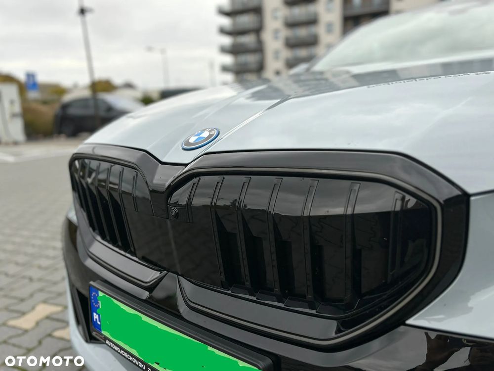 BMW i5 - 10