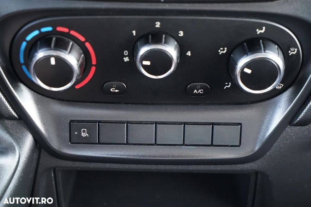 Iveco DAILY 35-130 / BASCULATOR SPATE / DUBLU / MANUAL / PIELE / EURO 6 - 34