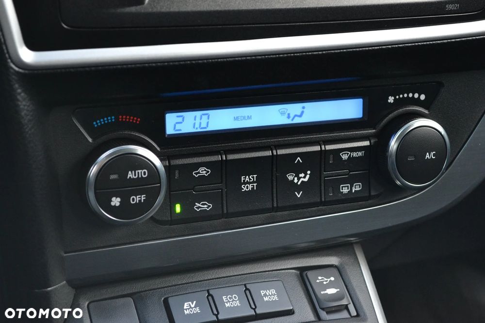 Toyota Auris 1.8 HSD Luna - 30