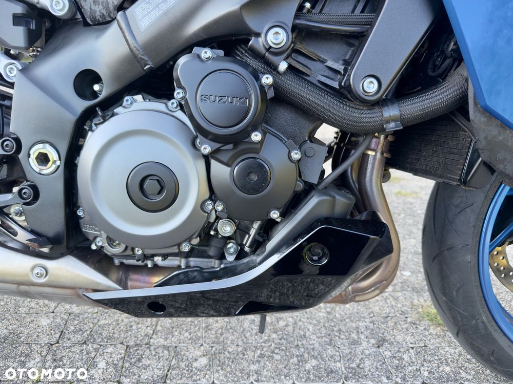 Suzuki GSX 1000 - 11
