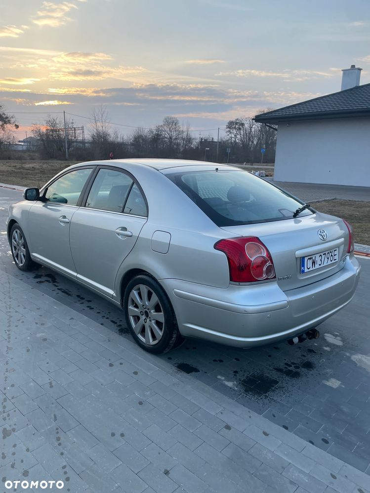 Toyota Avensis 2.2 D-4D Sol - 8