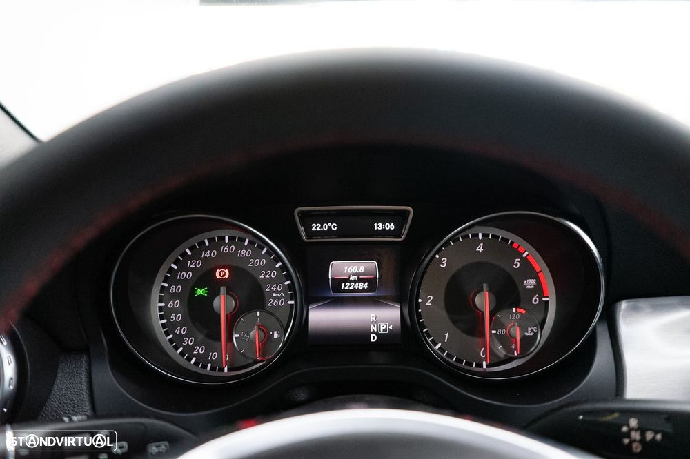 Mercedes-Benz GLA 220 d AMG Line - 35