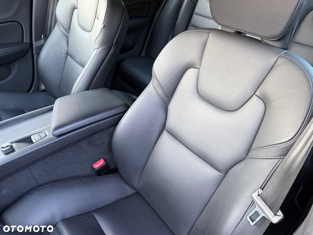 Volvo V60 B3 B DKG Momentum Pro - 37