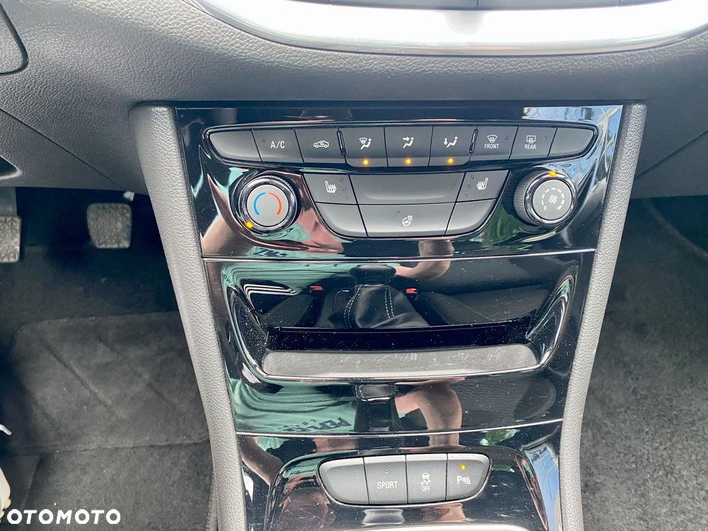 Opel Astra 1.4 Turbo Edition - 32