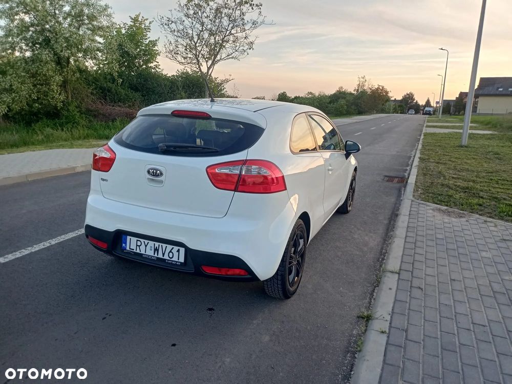 Kia Rio 1.2 Attract - 6