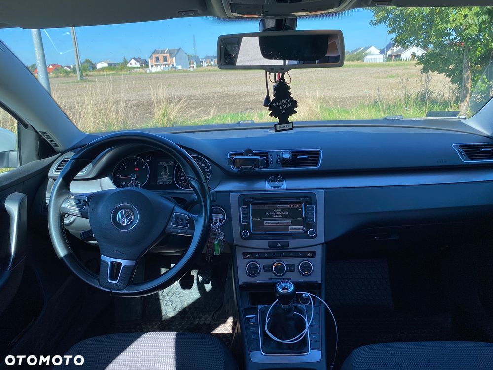 Volkswagen Passat 2.0 TDI Comfortline - 15