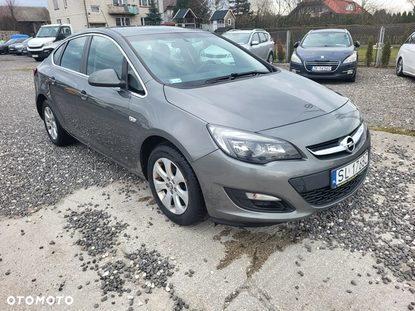 Opel Astra IV 1.4 T Business EU6
