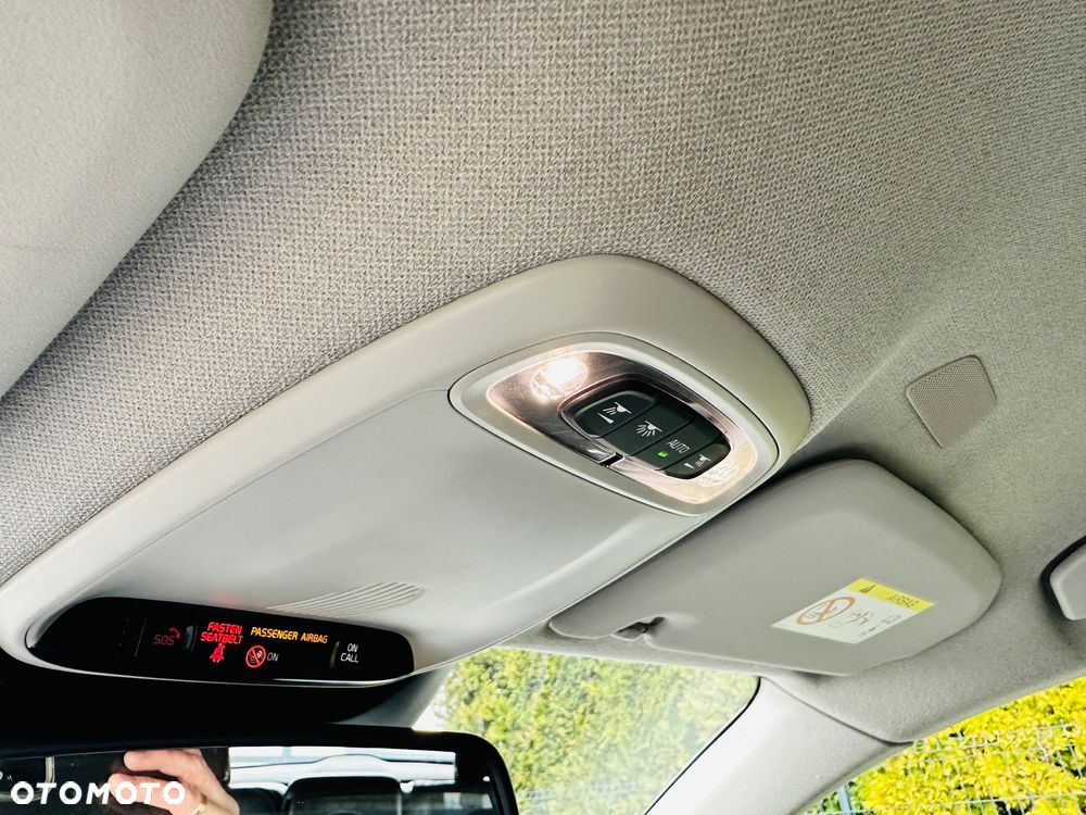 Volvo XC 40 D4 AWD - 40