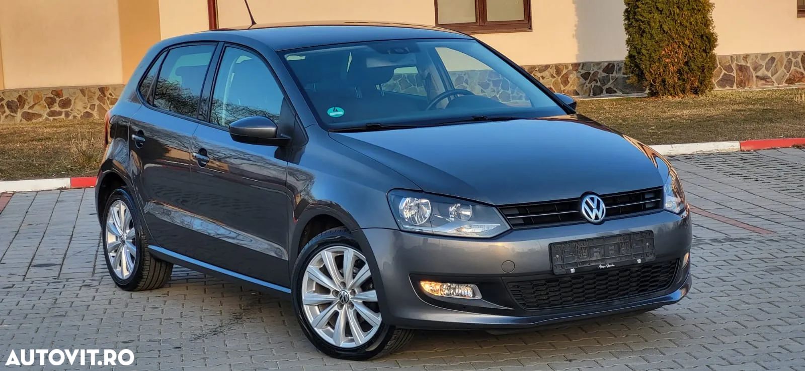 Volkswagen Polo 1.2 Highline - 1