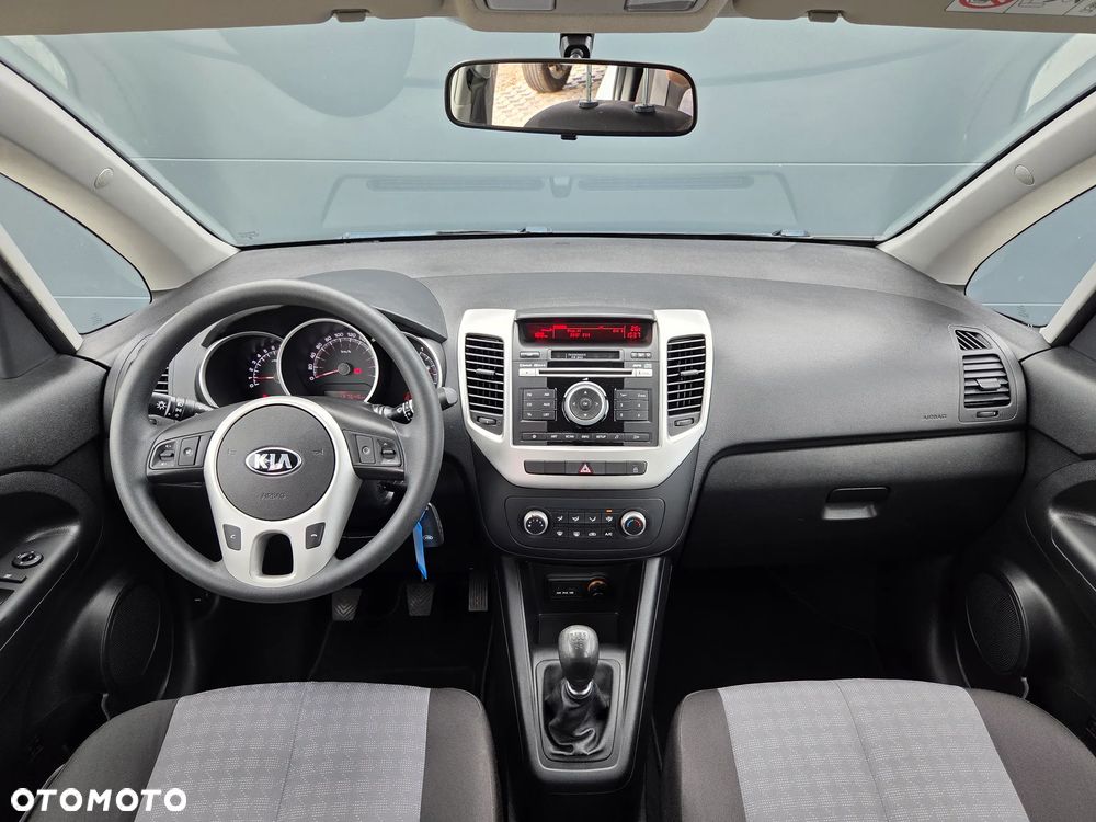 Kia Venga - 8