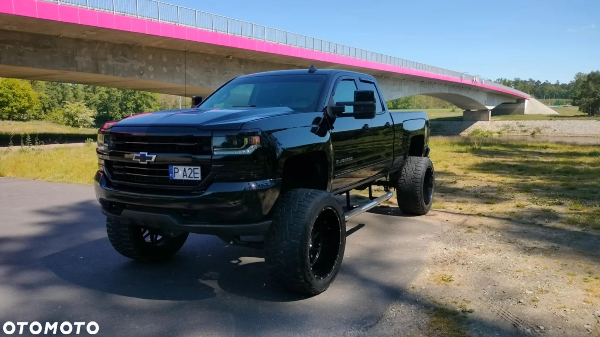 Chevrolet Silverado - 1