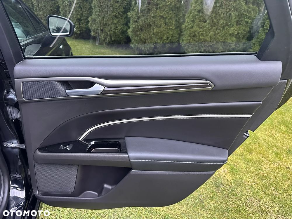 Ford Mondeo 2.0 Hybrid Vignale - 24