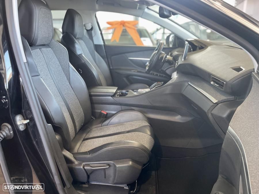 Peugeot 3008 1.2 PureTech Allure Pack EAT8 - 33