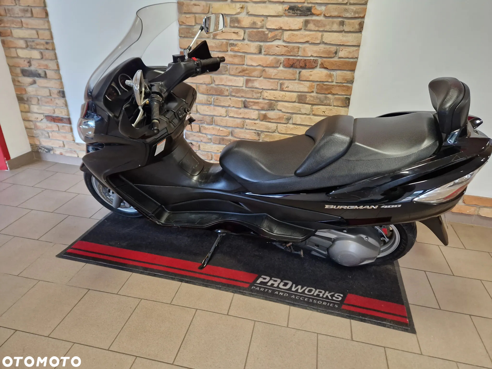 Suzuki Burgman - 4