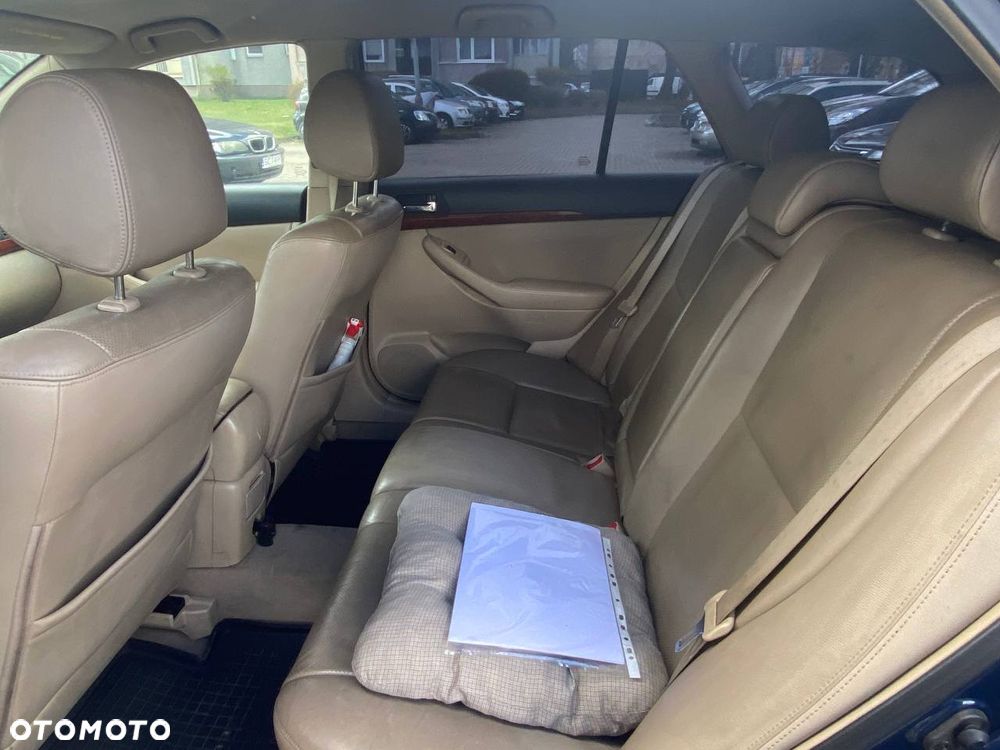 Toyota Avensis 2.0 D-4D - 6