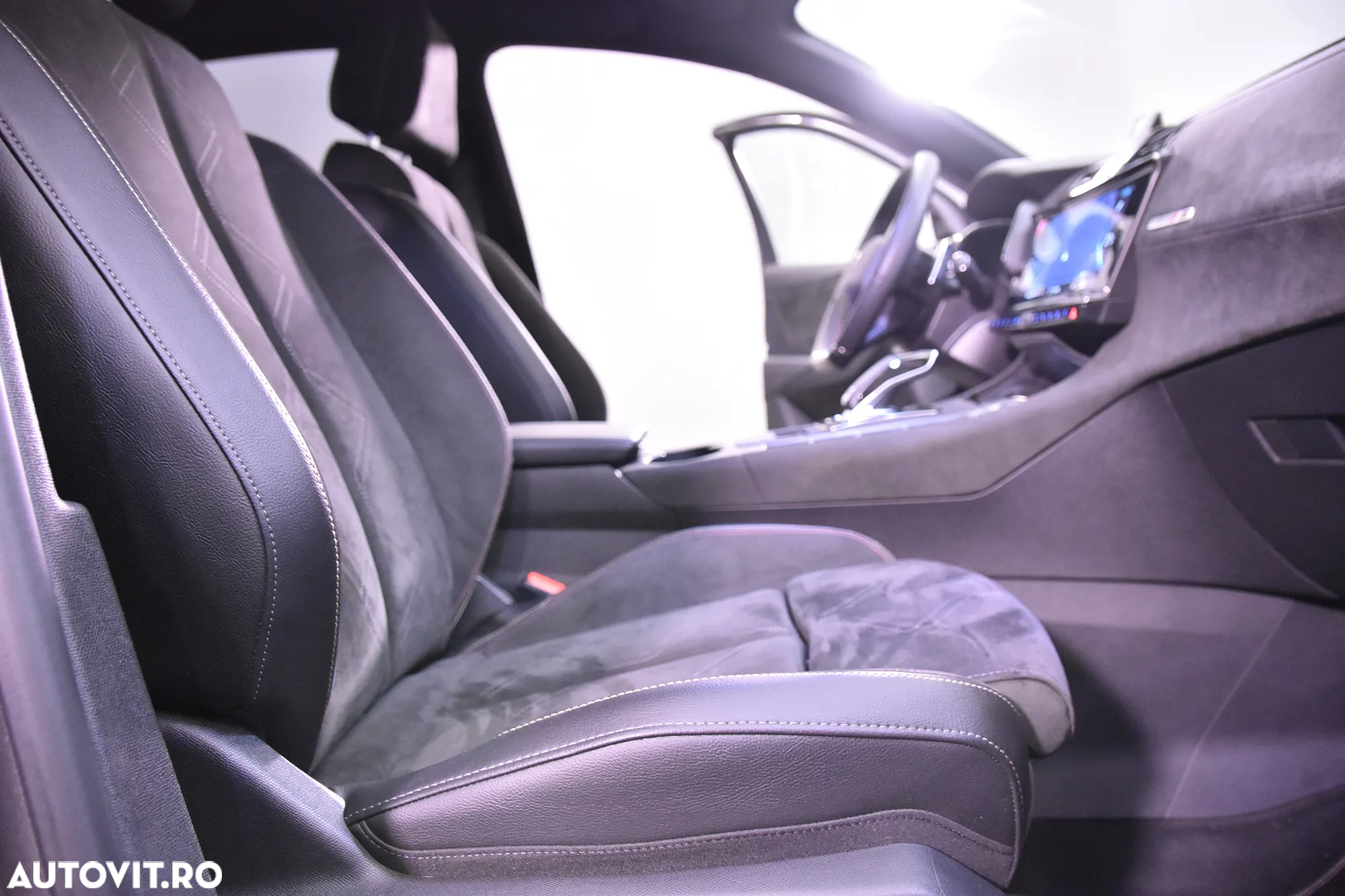 DS Automobiles DS 7 Crossback - 11