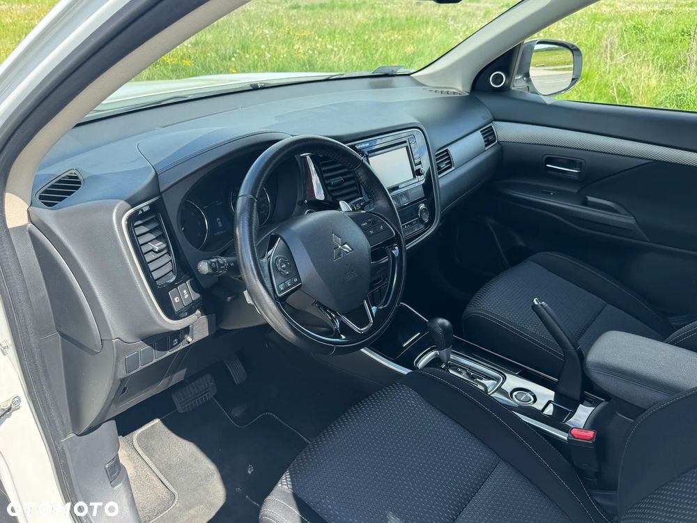 Mitsubishi Outlander 2.0 Intense + 4WD CVT - 12